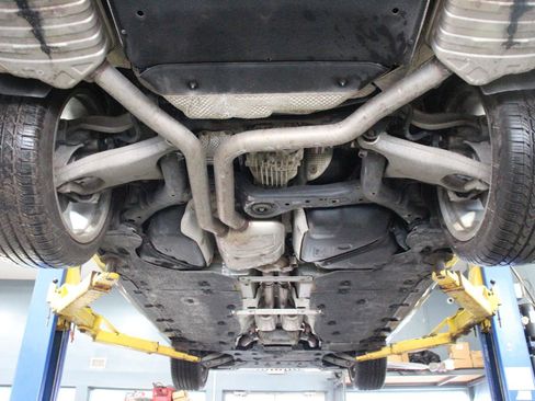 Used 2016 Audi A8 L 4.0T w/ Driver Assistance Package image 96