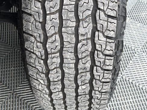 Used 2024 Chevrolet Silverado 1500 LT image 23