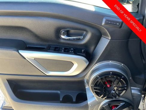 Used 2019 Nissan Titan PRO-4X w/ Pro-4x Convenience Package image 12