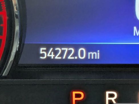 Used 2022 Ford Explorer XLT image 31