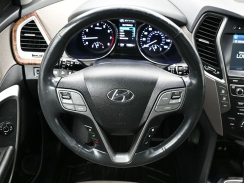 Used 2017 Hyundai Santa Fe Limited image 14