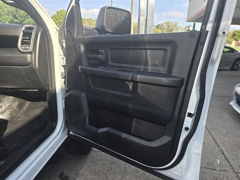 Used 2023 RAM 2500 Tradesman w/ Chrome Appearance Group image 11