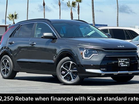 New 2026 Kia Niro FWD image 2
