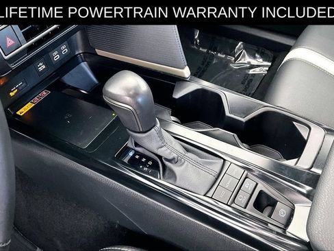 Used 2025 Toyota Camry SE w/ Convenience Package AWD/4WD image 19