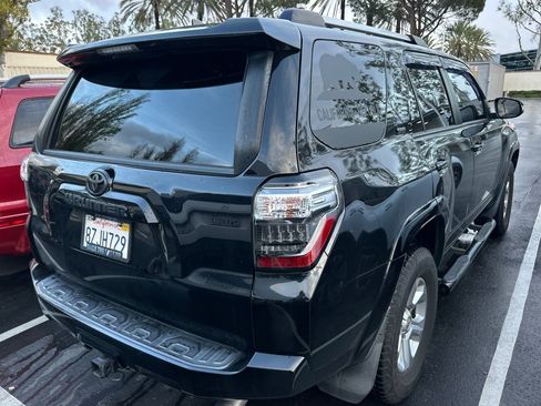Used 2022 Toyota 4Runner SR5 Premium image 3