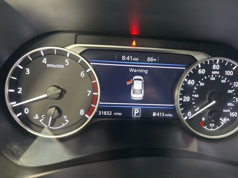 Used 2025 Nissan Sentra SV FWD image 4