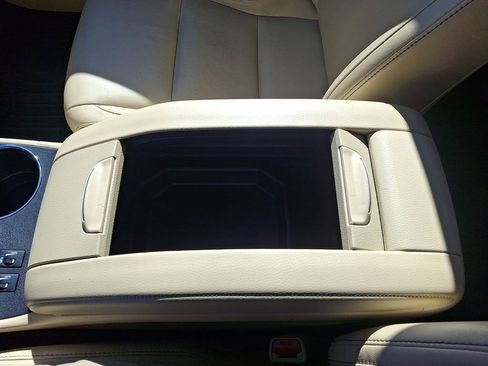 Used 2015 Toyota Highlander XLE image 26