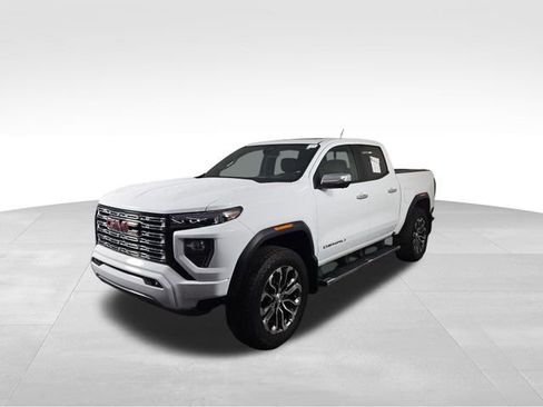 Used 2023 GMC Canyon Denali AWD/4WD image 2