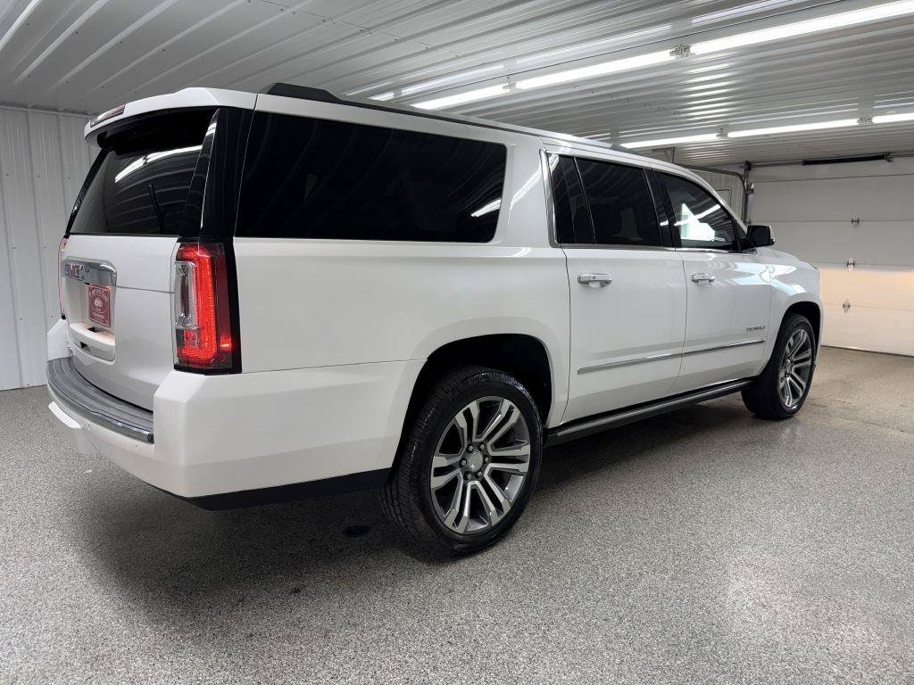 Used 2017 GMC Yukon XL Denali w/ Open Road Package AWD/4WD image 6