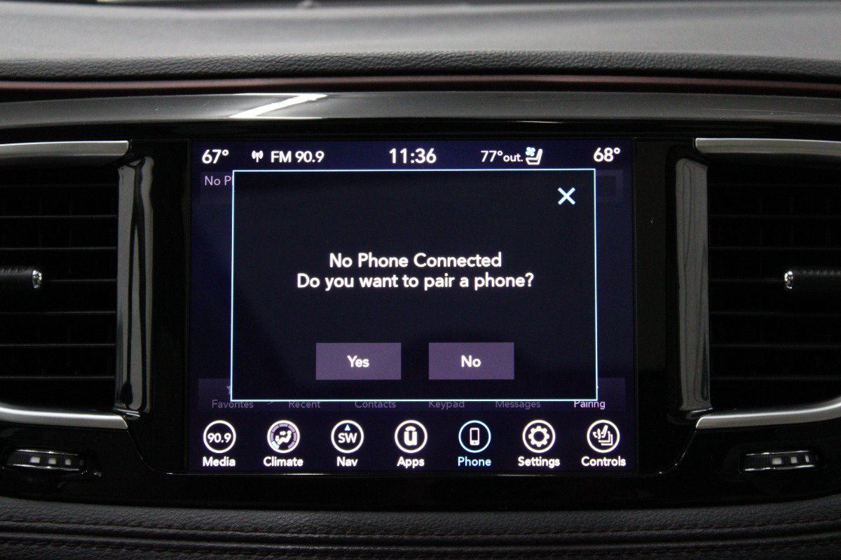 Used 2020 Chrysler Pacifica Limited FWD image 34