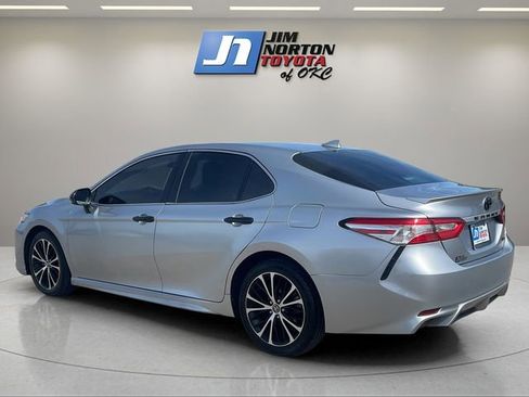 Used 2020 Toyota Camry SE image 7