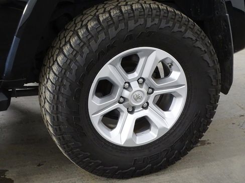 Used 2019 Toyota 4Runner SR5 Premium image 40