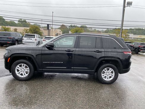 Used 2023 Jeep Grand Cherokee Laredo image 7