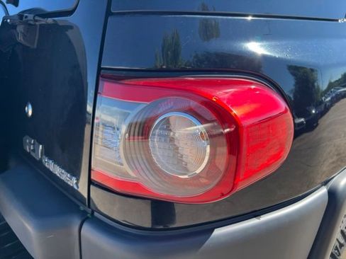 Used 2012 Toyota FJ Cruiser 4WD w/ Upgrade Pkg image 10