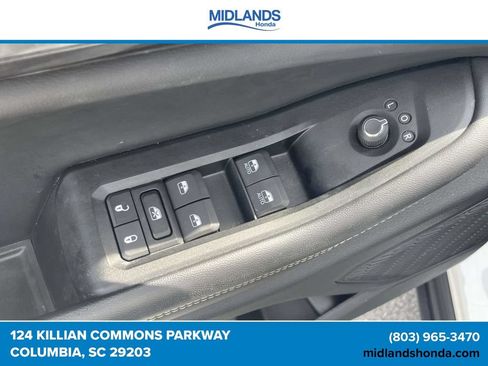 Used 2023 Jeep Grand Cherokee Altitude RWD image 17