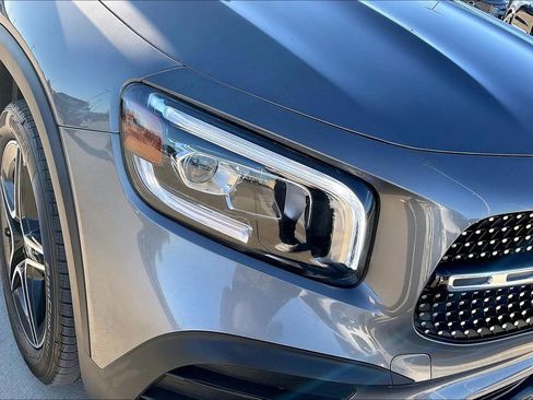 Used 2023 Mercedes-Benz GLB 250 image 37