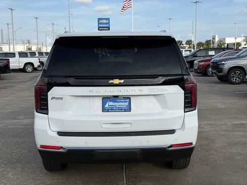 New 2026 Chevrolet Suburban LS image 12