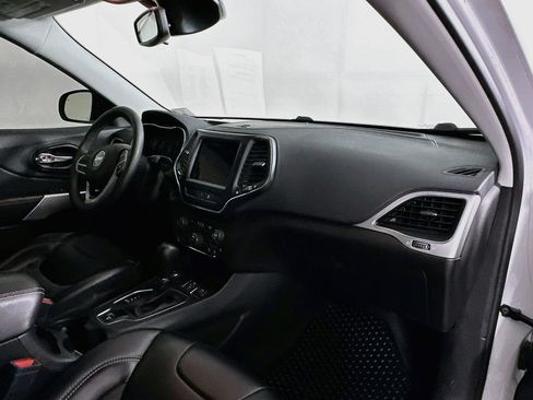 Certified 2022 Jeep Cherokee Latitude AWD/4WD image 38