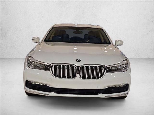 Used 2017 BMW 740i RWD image 2