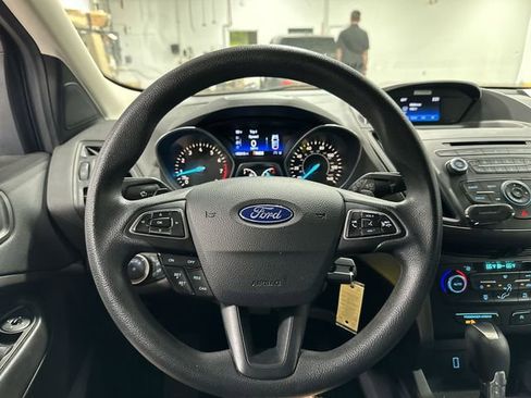 Used 2017 Ford Escape SE FWD image 15