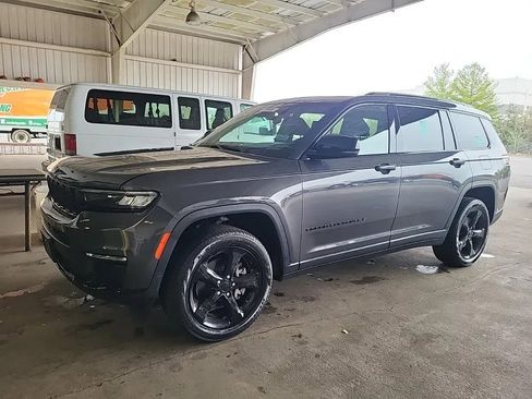 Used 2022 Jeep Grand Cherokee L Limited w/ Black Appearance Package image 1