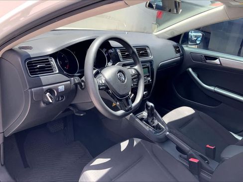 Used 2015 Volkswagen Jetta TDI S FWD image 2