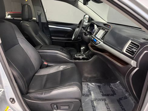 Used 2017 Toyota Highlander XLE FWD image 20