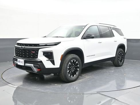 Used 2024 Chevrolet Traverse Z71 image 5