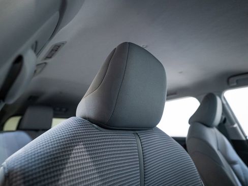 Certified 2023 Toyota Highlander LE image 17