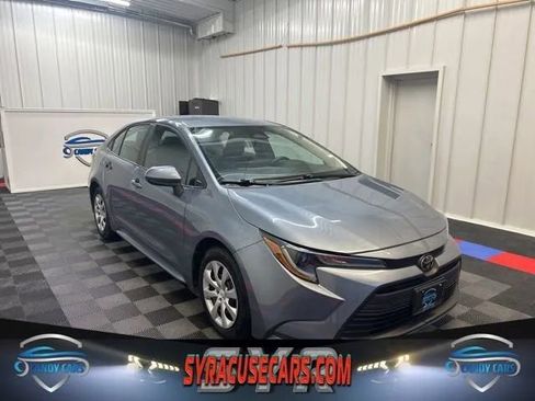 Used 2024 Toyota Corolla LE image 1