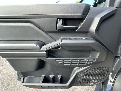 Used 2024 Toyota Tacoma SR AWD/4WD image 17