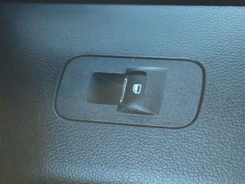 Used 2019 Ford F150 Lariat w/ Equipment Group 502A Luxury AWD/4WD image 28