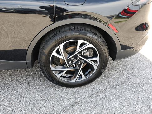 Used 2024 Lincoln Nautilus Premier w/ Equipment Group 102A image 4