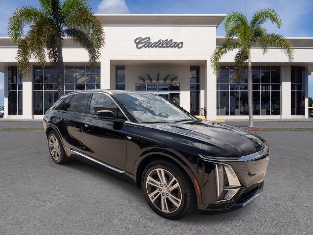Used 2024 Cadillac Lyriq Tech w/ Driver Assist Package AWD/4WD image 2