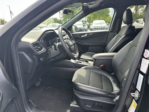 Used 2025 Ford Escape ST-Line FWD image 16