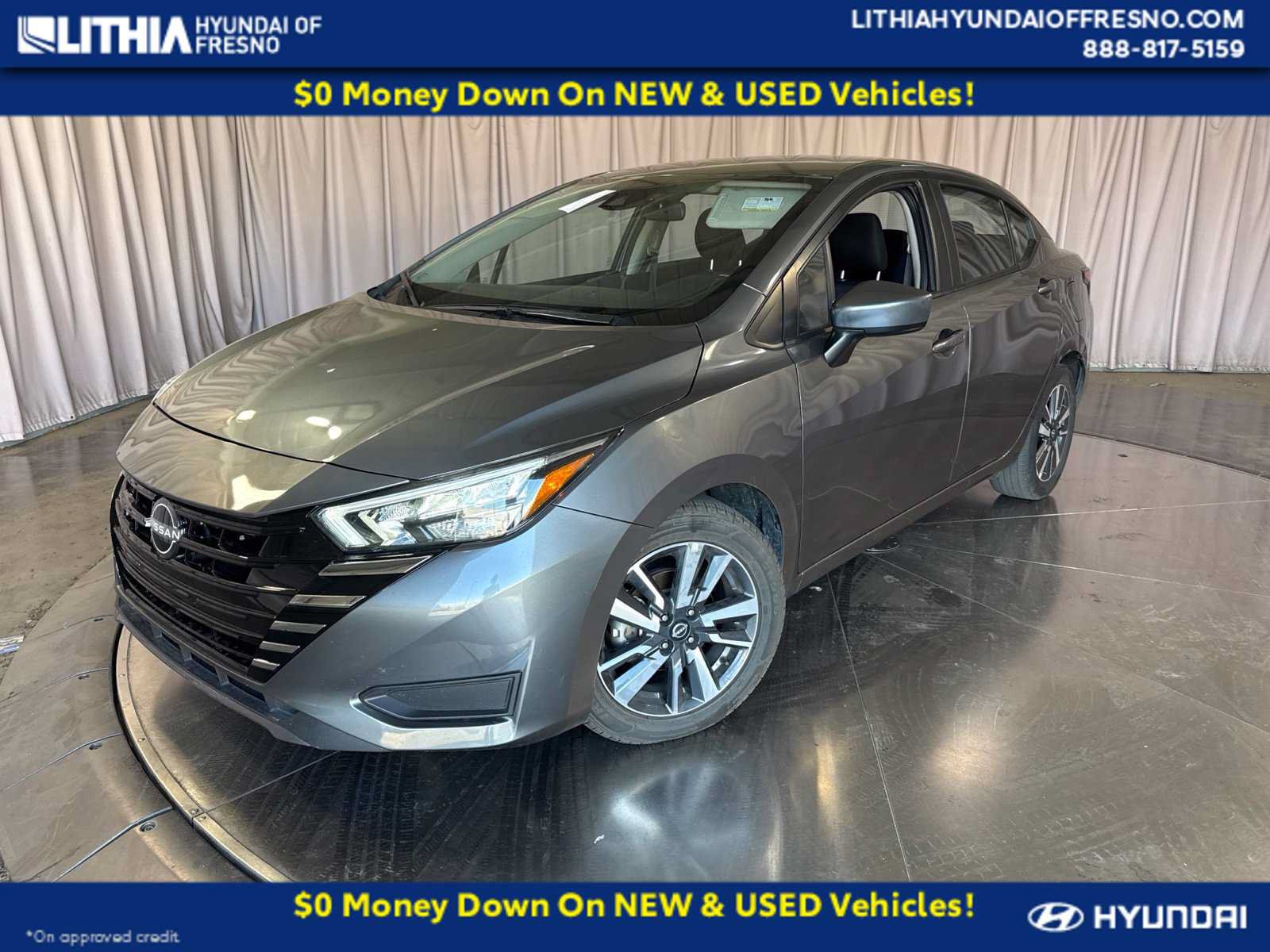 Used 2025 Nissan Versa SV FWD image 1