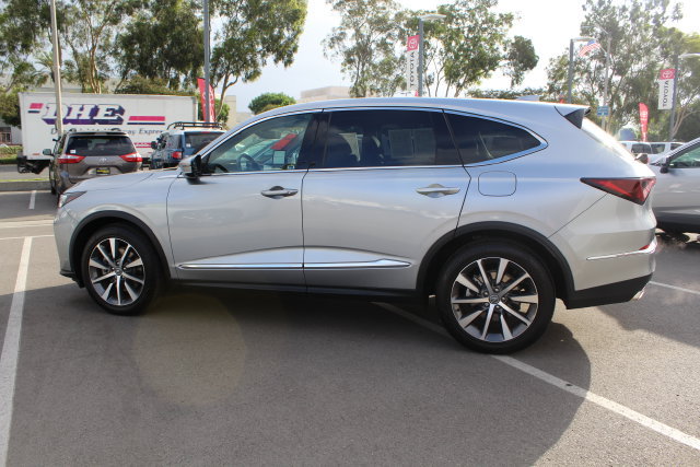 Used 2025 Acura MDX w/ Technology Package FWD image 7