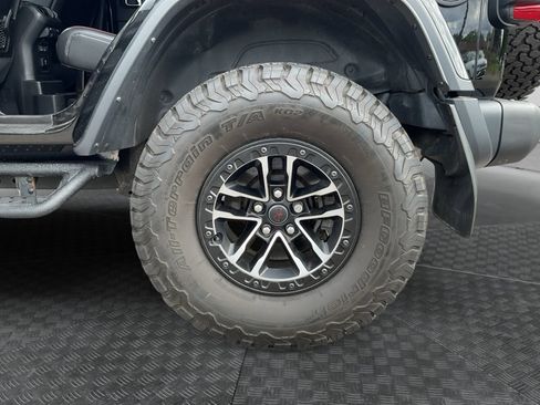 Used 2024 Jeep Wrangler Unlimited Rubicon AWD/4WD image 14