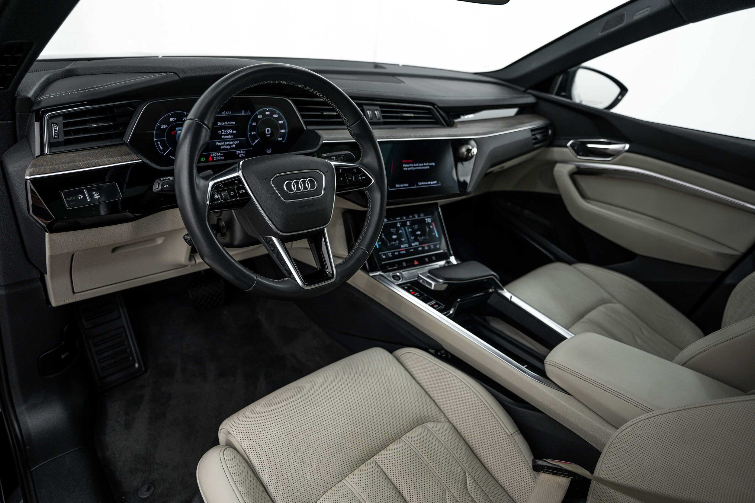 Certified 2024 Audi Q8 e-tron Prestige w/ Prestige Package AWD/4WD image 9