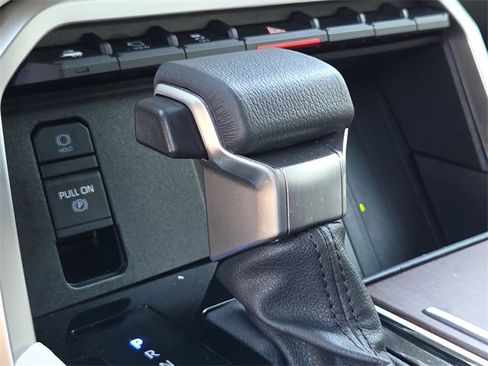 Used 2023 Toyota Sequoia Capstone image 21