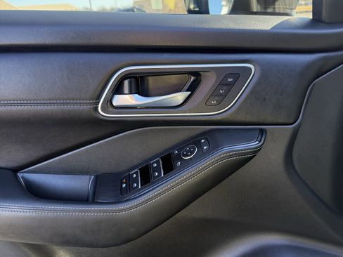 Used 2026 Nissan Rogue Platinum w/ Platinum Premium Package image 18