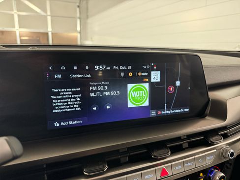 Used 2023 Kia Telluride S image 24