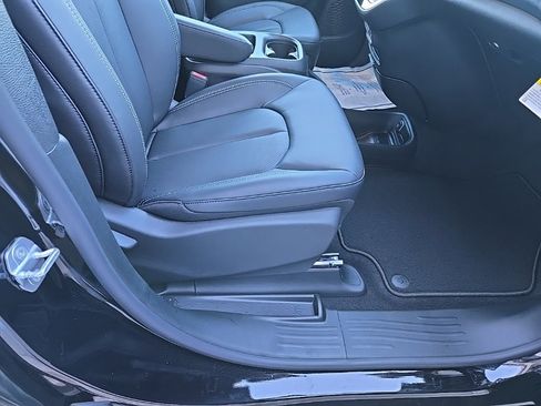 New 2026 Chrysler Pacifica Select w/ S Appearance Package image 71