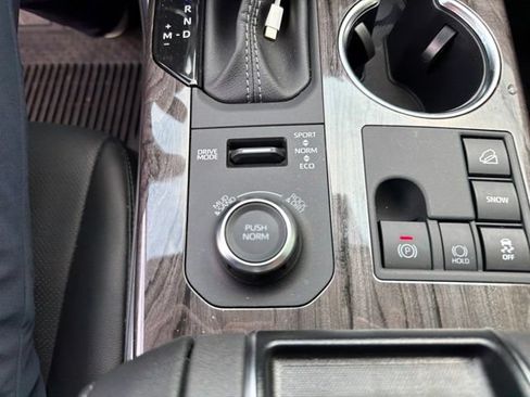 Used 2026 Toyota Highlander Platinum AWD/4WD image 14