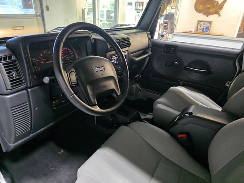 Used 2006 Jeep Wrangler Unlimited AWD/4WD image 16