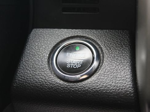 Used 2020 Ford Expedition XLT image 19