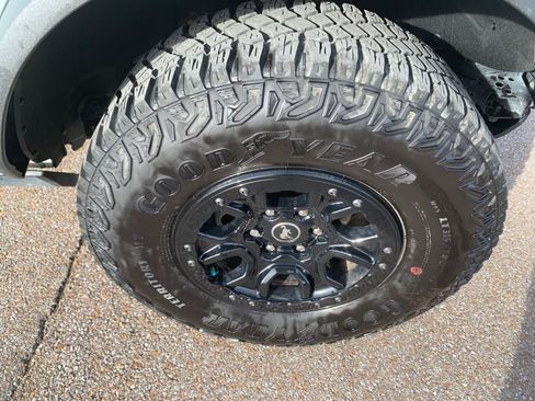 Used 2024 Ford Bronco Wildtrak image 10