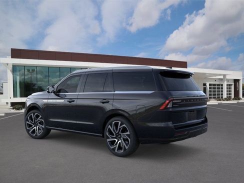 New 2026 Lincoln Navigator Reserve AWD/4WD image 4
