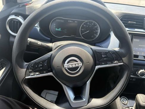 Used 2025 Nissan Versa SV FWD image 23