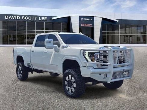 Used 2025 GMC Sierra 3500 Denali AWD/4WD image 5